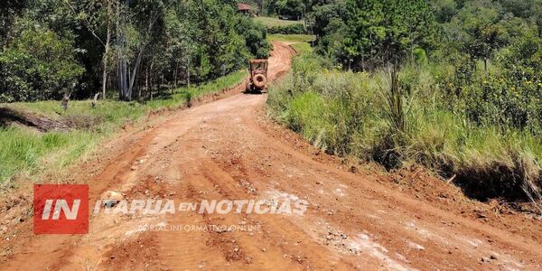 TRINIDAD REALIZA TRABAJOS DE MANTENIMIENTO VIAL EN PASO GÜEMBE – ITÁ VERÁ