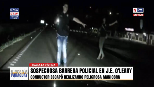 Ciudadanos huyen tras sospechosa barrera policial con hombres armados en Juan E. O'Leary