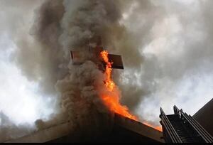 Catedral de CDE en llamas •