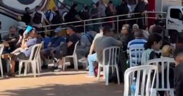 La Nación / Extranjeros acampan para acceder a documentación en el primer Migramóvil de CDE