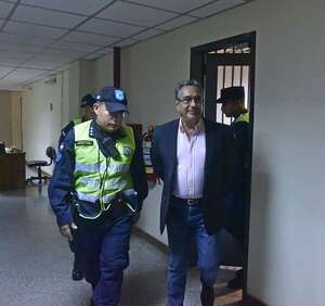 Postergan juicio al exgobernador de Central por desvío de G. 18.300 millones - Nacionales - ABC Color