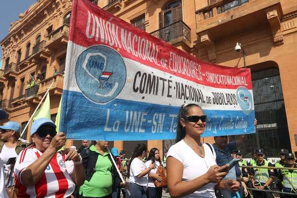 Solución de corto plazo no eliminará déficit de la Caja Fiscal, advierten expertos - Economía - ABC Color