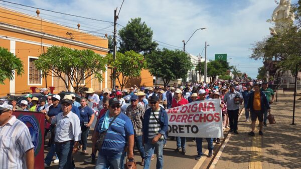Miles de docentes copan las calles de Concepción contra cambios a la jubilación - Concepción al Día