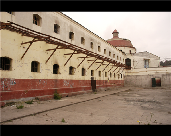 Hallan muerto a interno en La Serena en presunto caso de canibalismo