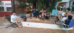 Cuando educar cuesta noches en vela: padres luchan por el futuro escolar de sus hijos