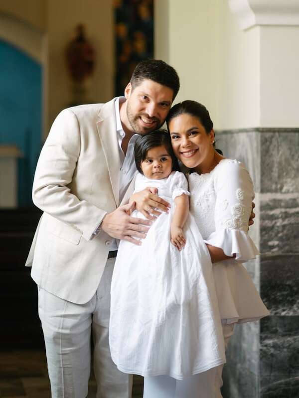 Carmencita, la hija de la diputada Johanna Ortega, ya es cristiana - Gente - ABC Color