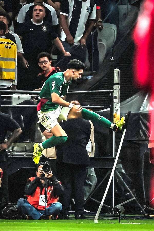 Gustavo Gómez y una intervención que se hizo viral en el caliente clásico paulista - Fútbol Internacional - ABC Color