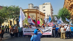 Docentes analizan levantar la huelga y avanzar con el inicio del año lectivo - El Trueno