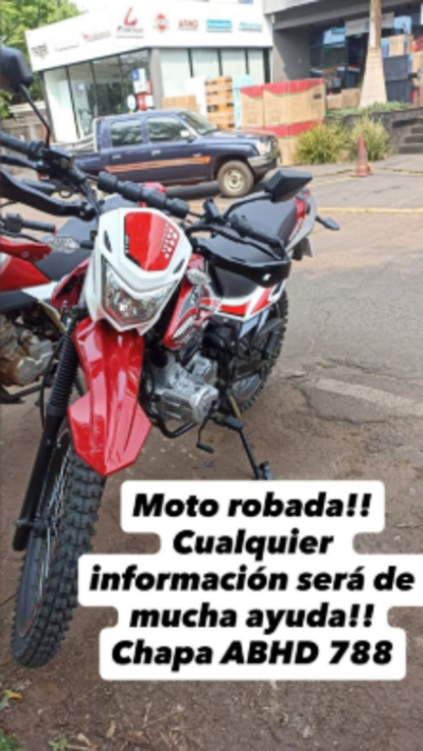 Tras superar un accidente le robaron su única herramienta de trabajo, su motocicleta