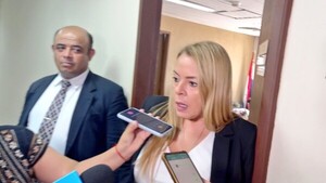 Jueza se opone a desestimar denuncia contra médico por supuesta negligencia fatal