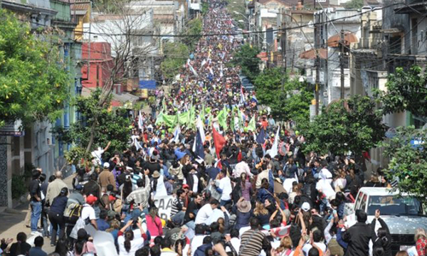 Docentes ratifican huelga desde el inicio de clases pese a postergación de la Caja Fiscal - OviedoPress