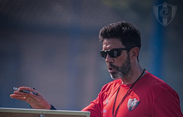 Cerro Porteño recupera piezas y define alternativas para el domingo