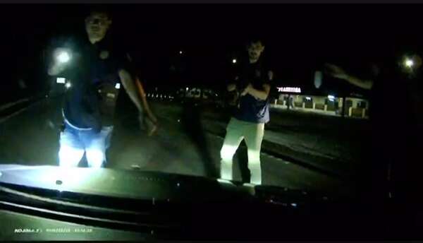 Video: polémica barrera policial en Caaguazú fue informada a la Fiscalía, dice comisario - Policiales - ABC Color