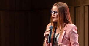 Camilo trata a Sole de cartista y Johanna la reta a debatir antes de la encuesta