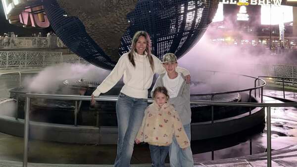Pampita comparte fotos de su viaje a Estados Unidos con sus hijos