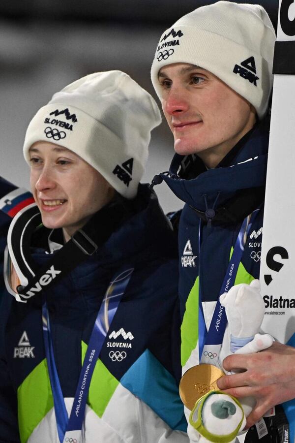 Nika y Domen Prevc se desquitan y hacen historia al ganar oro olímpico por equipos mixtos  - Polideportivo - ABC Color