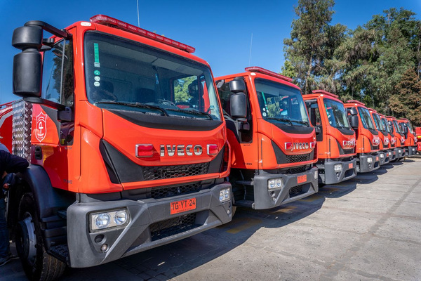 IVECO entrega 22 camiones especializados para el combate de incendios en la Región de Los Ríos - Amigo Camionero