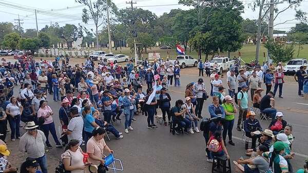 Docentes celebran la postergación de la reforma de la Caja Fiscal, pero advierten que seguirán en alerta - Nacionales - ABC Color
