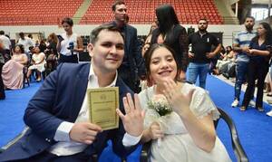 En el día del amor, invitan a firmar el libro hũ a los tortolitos