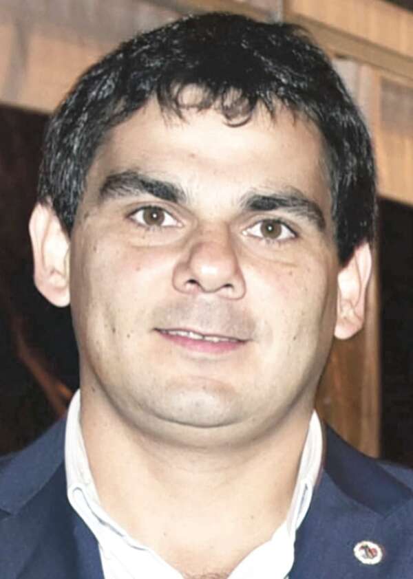 Meteórico ascenso de  hermana de  asesor jurídico del IPS - Política - ABC Color