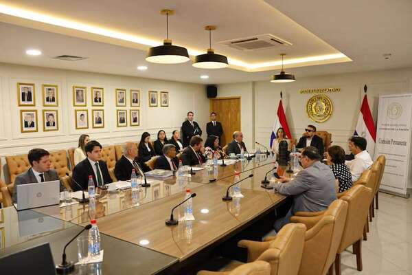 Mafia de los pagarés: legisladores exigen respuestas urgentes a la Corte Suprema y lamentan impunidad de abogados  - Política - ABC Color