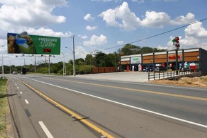 Peligro en la ruta Luque-SanBer por falta de señales