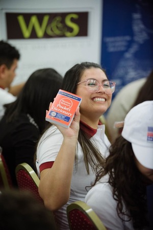 Becas Hayes 2026: Estudia inglés gratis en el interior