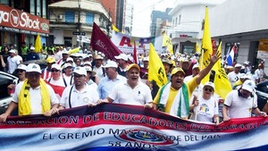 Señalan que aplanadora se frenó por alto costo político de reforma