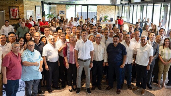 Activan propaganda: Más de 300 radios apoyan a Peña y niegan que habrá pauta