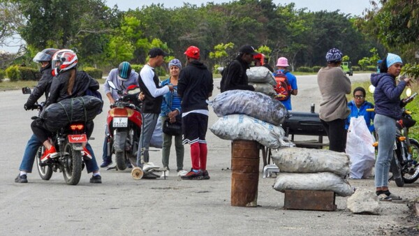 Cubanos recurren al carbón para afrontar crisis energética
