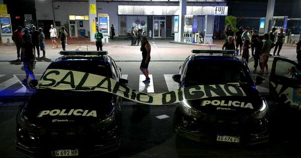 La Nación / Rebelión policial en Argentina por reclamos salariales y de atención a salud mental