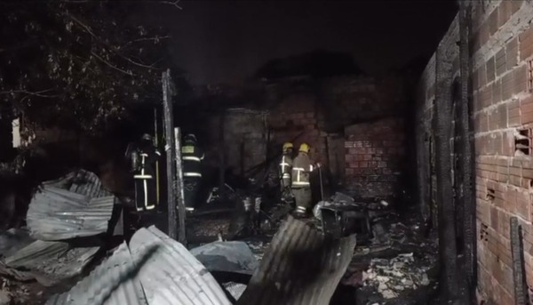 Itá Enramada: familia perdió todo tras incendio de vivienda - trece