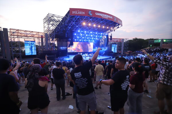 Popular / (GALERIA) Cosquín Rock emocionó a los “pendeviejos”