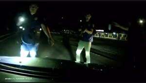 Barrera policial “a oscuras” en Caaguazú: esto dice el comandante sobre los agentes - Policiales - ABC Color