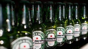 Heineken suprimirá hasta 6.000 empleos en dos años