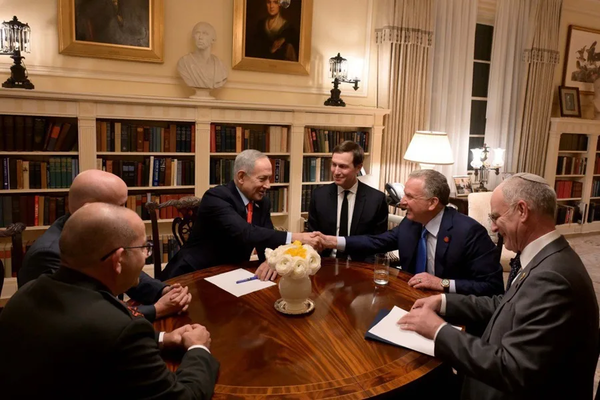 Netanyahu inicia una visita a EE.UU. abordando asuntos regionales con asesores de Trump