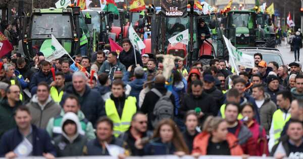 La Nación / Miles de agricultores toman Madrid contra el acuerdo UE-Mercosur