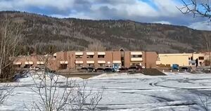 Mueren nueve personas en tiroteo en escuela y residencia de Canadá