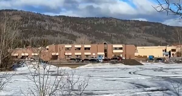 Mueren nueve personas en tiroteo en escuela y residencia de Canadá