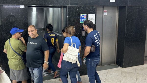 ¡Otra vez! Ascensores fuera de servicio en IPS afectan a personas mayores y embarazadas