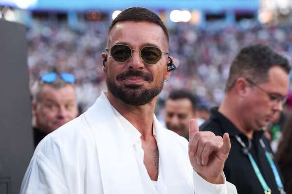 Ricky Martin mostró el detrás de cámaras en el show de Bad Bunny - Gente - ABC Color