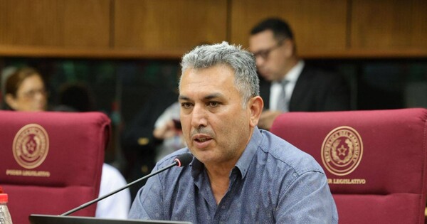 Gabriel Espínola se despegó de Piris por el paro docente: "Se corta solo"