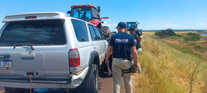 Extraen del río Paraná una camioneta denunciada como hurtada en 2025