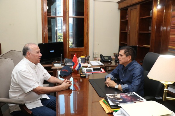 Ministro Baruja recibe al embajador paraguayo en Taiwán para fortalecer cooperación en vivienda - ADN Digital