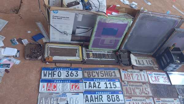 Desmantelan presunta estructura criminal dedicada a falsificación de documentos y matrículas - ADN Digital