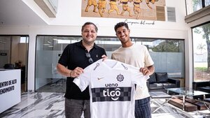 Dani Vallejo visita al club de sus amores