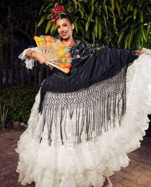 Ñande representante de Reina Hispanoamericana se presentó como una kuña paraguaya