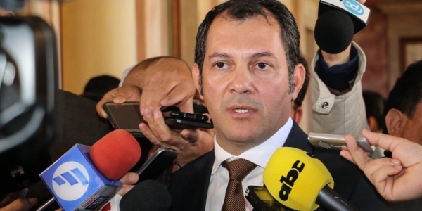 Ministro Giménez descarta escasez de tomate y asegura que la producción local es suficiente