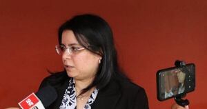 La Nación / Otorgan medidas a fiscala por coima