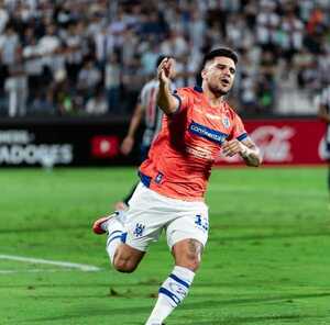 El Gallo alza vuelo en la Libertadores - La Tribuna